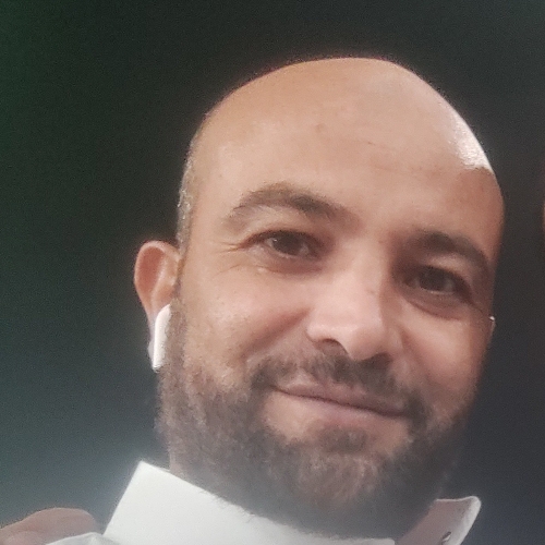 علاء مصري بمكة
